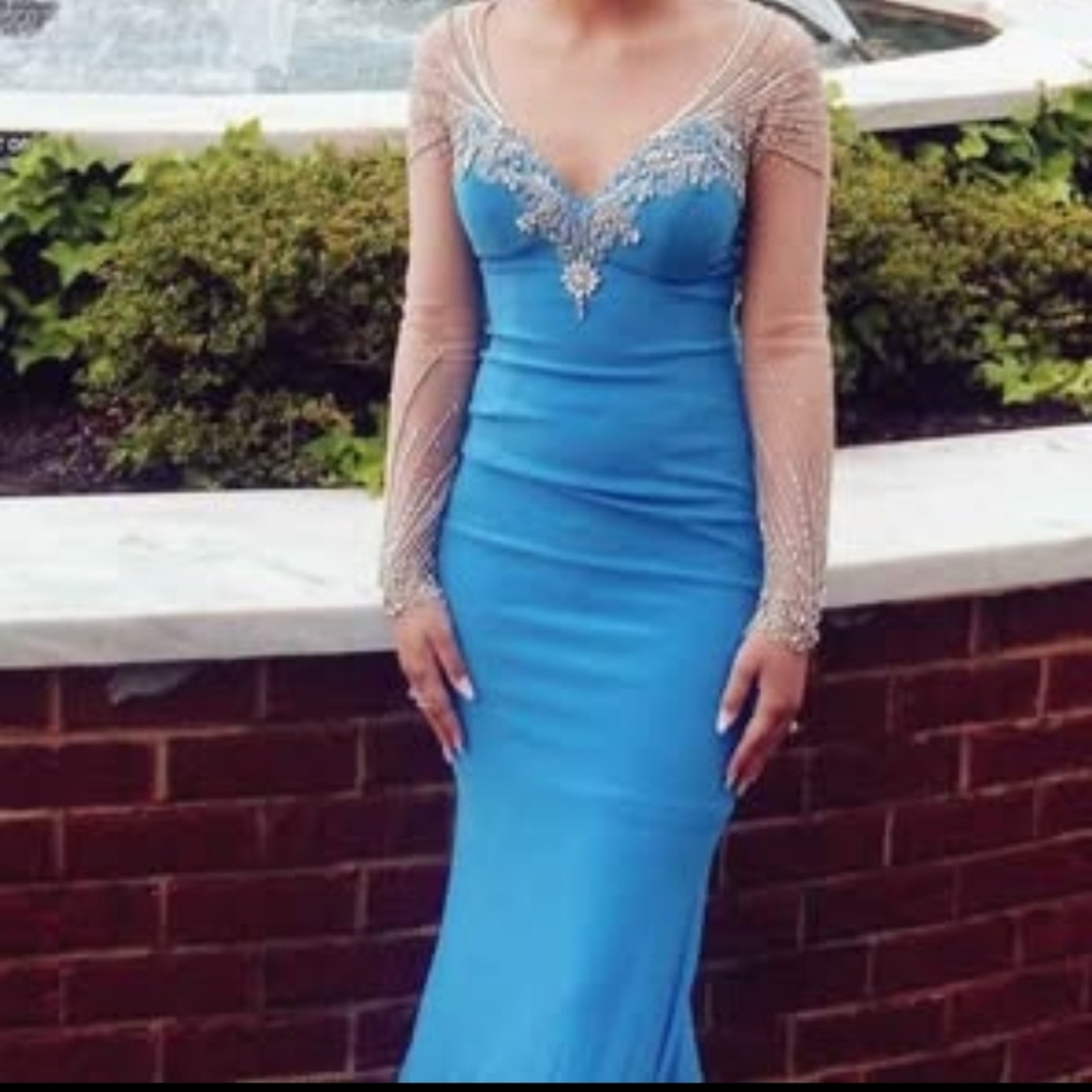 Xcite Prom Blue Embellished Bodycon Dress with Sweetheart Neckline